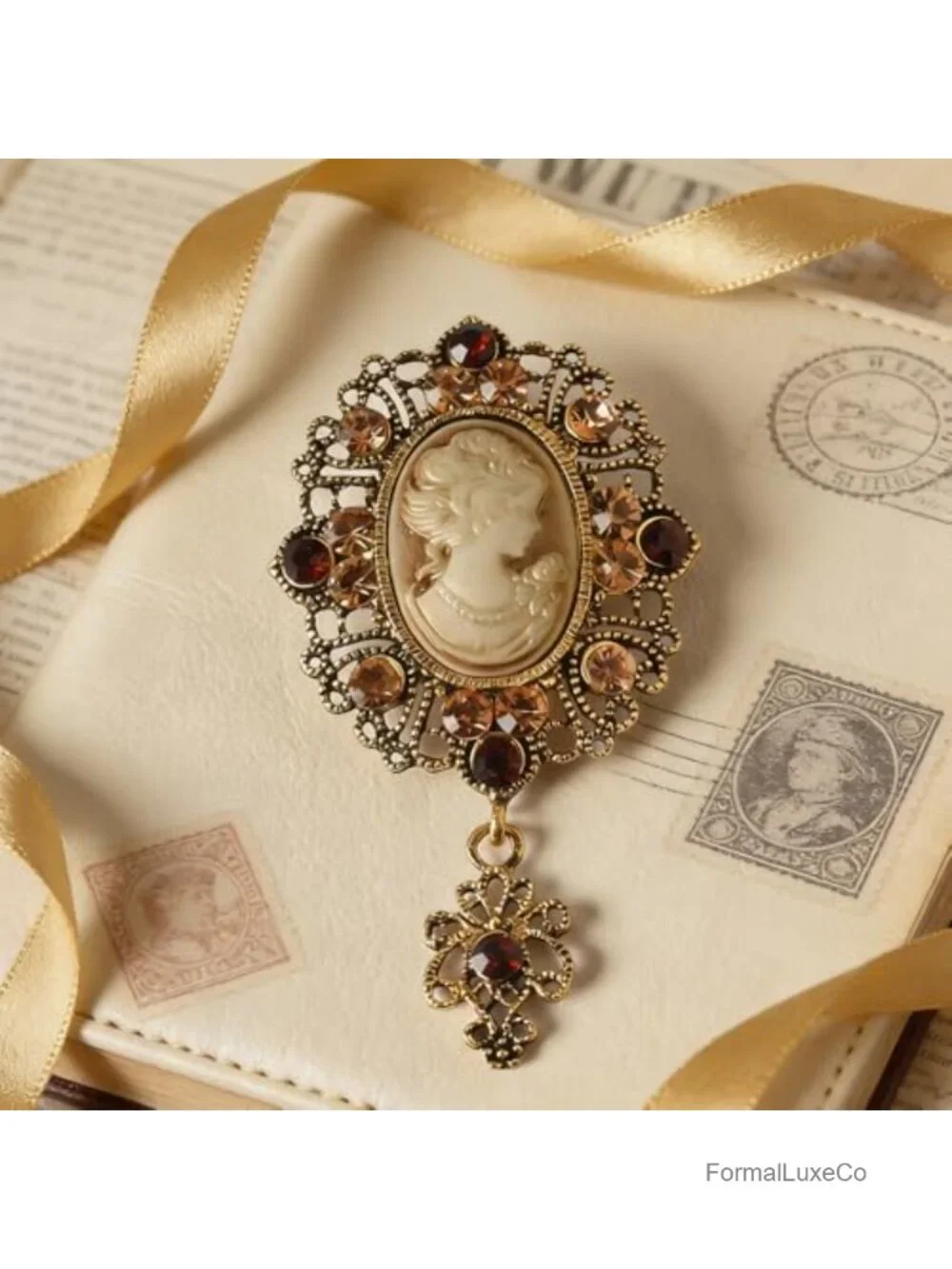 Vintage Cameo Brooch Pin Victorian Lady Portrait Lapel Pin for Dress Suit Hat